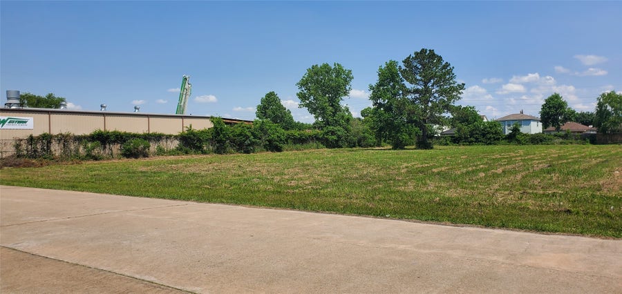 Property photo for 18702 Rankin Circle N, Houston, TX
