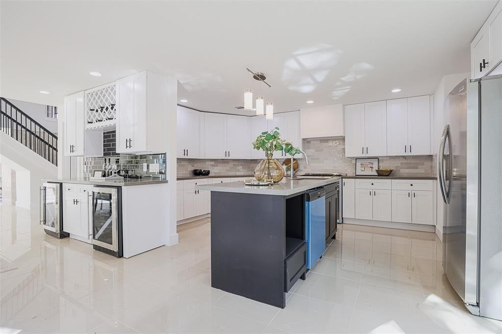 5614 Indian Circle, Houston, TX 77056 5614 Indian Circle, Houston, TX 77056