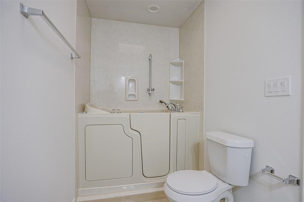 5614 Indian Circle, Houston, TX 77056 5614 Indian Circle, Houston, TX 77056