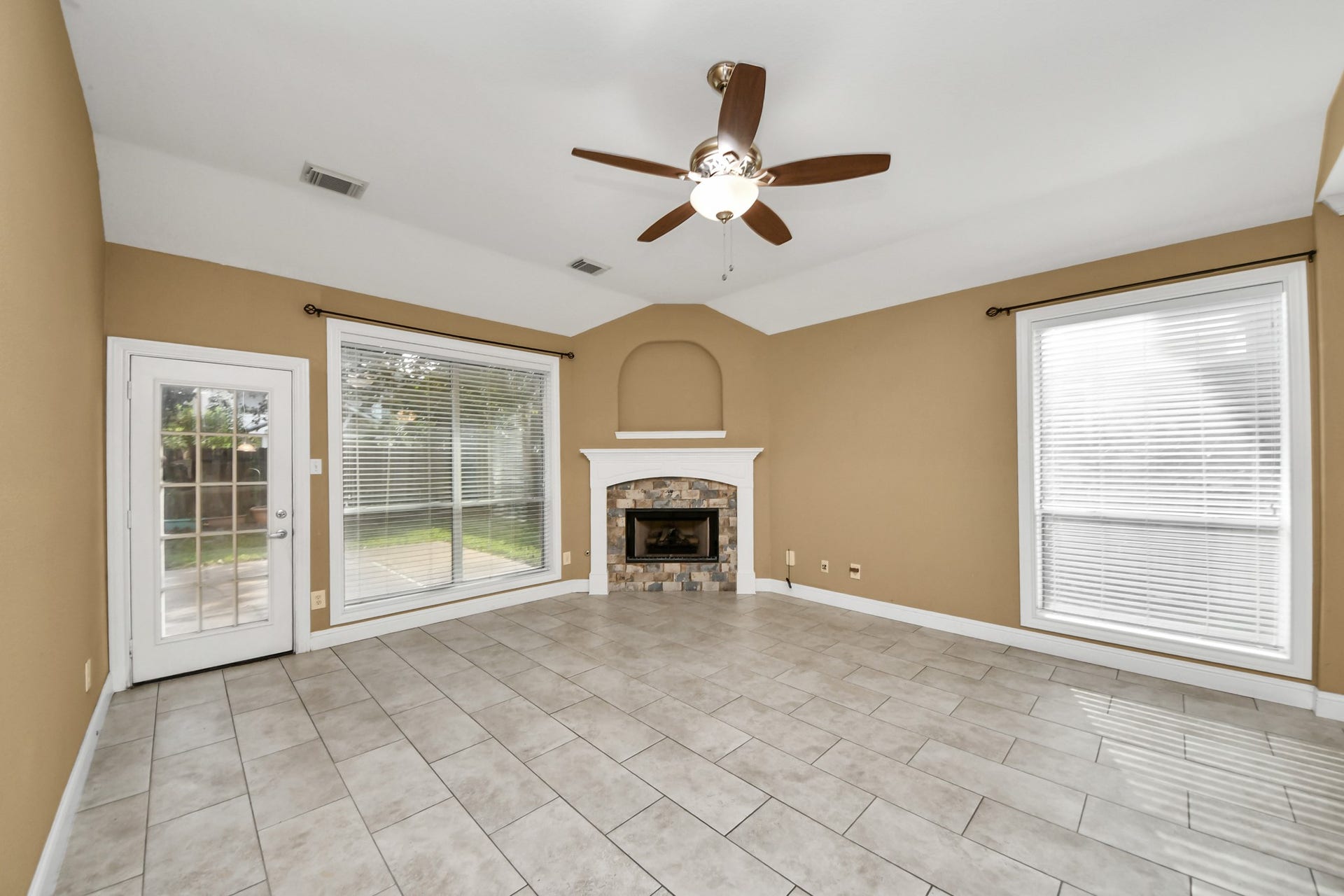 5211 Windcrest Court, Katy, TX 77450 5211 Windcrest Court, Katy, TX 77450