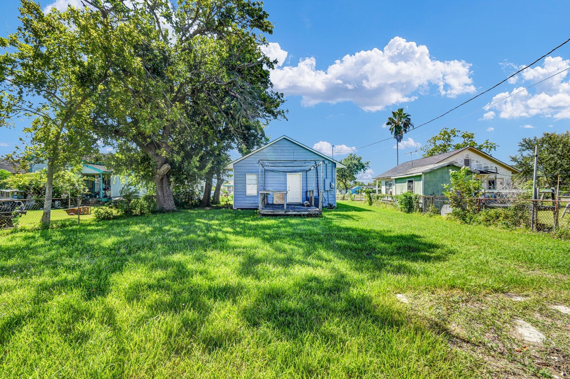 722 W Broad Street, Freeport, TX 77541 722 W Broad Street, Freeport, TX 77541