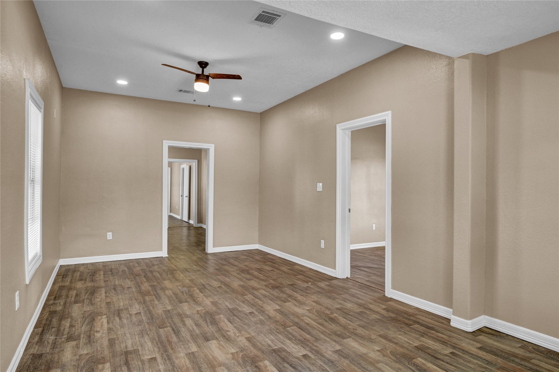 722 W Broad Street, Freeport, TX 77541 722 W Broad Street, Freeport, TX 77541