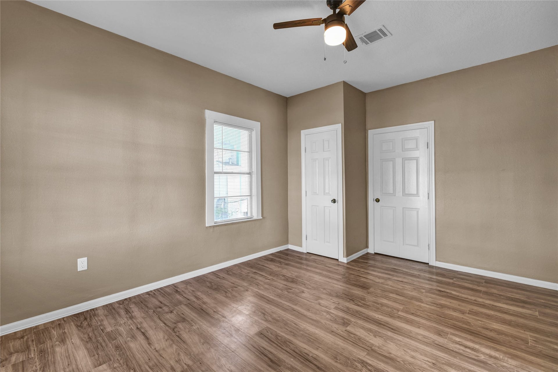 722 W Broad Street, Freeport, TX 77541 722 W Broad Street, Freeport, TX 77541