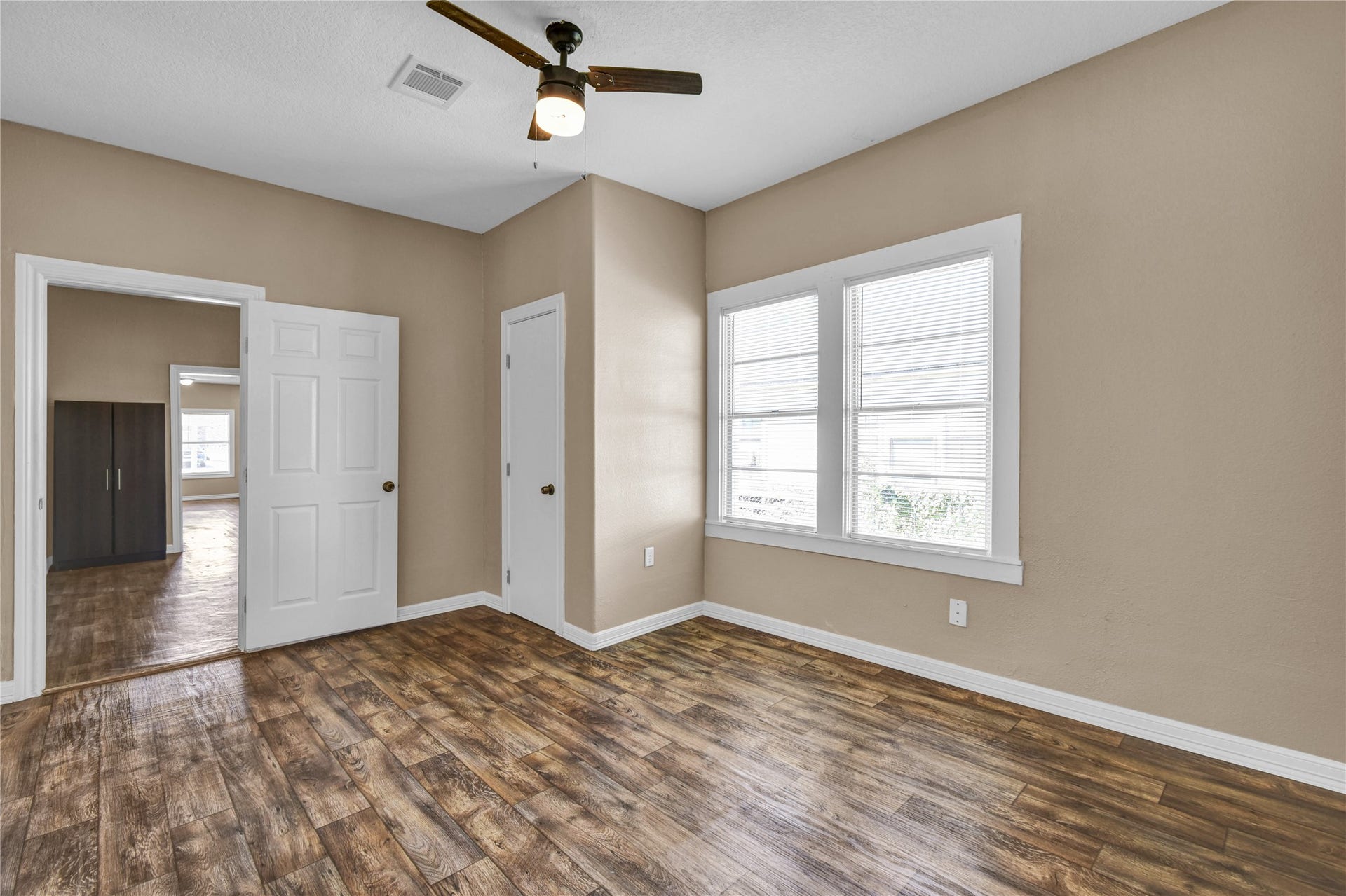 722 W Broad Street, Freeport, TX 77541 722 W Broad Street, Freeport, TX 77541