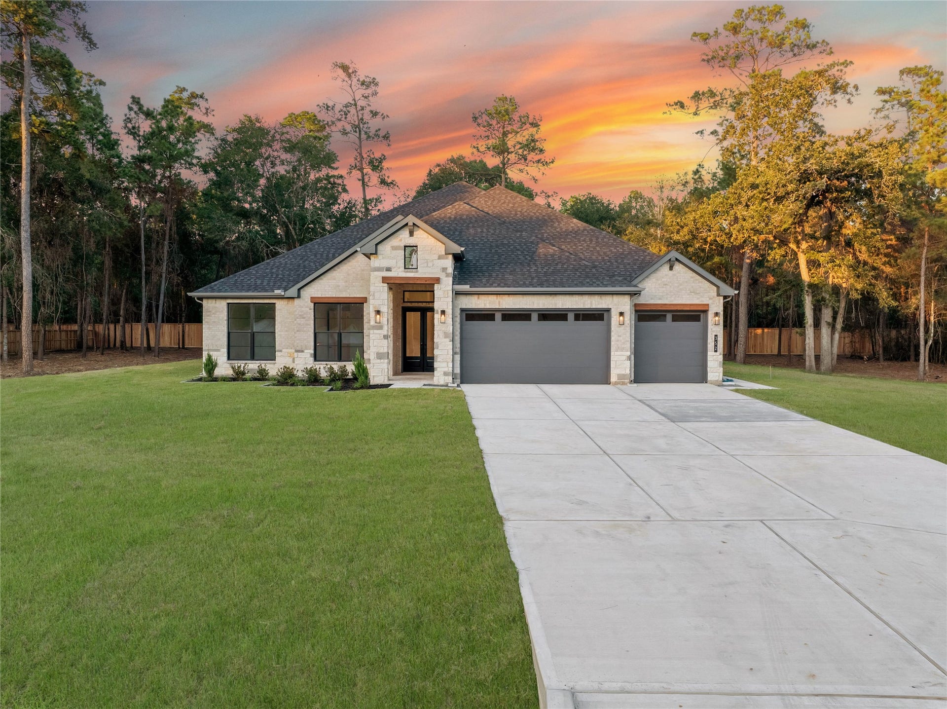 352 Louvenia Court, Pinehurst, TX 77362 352 Louvenia Court, Pinehurst, TX 77362