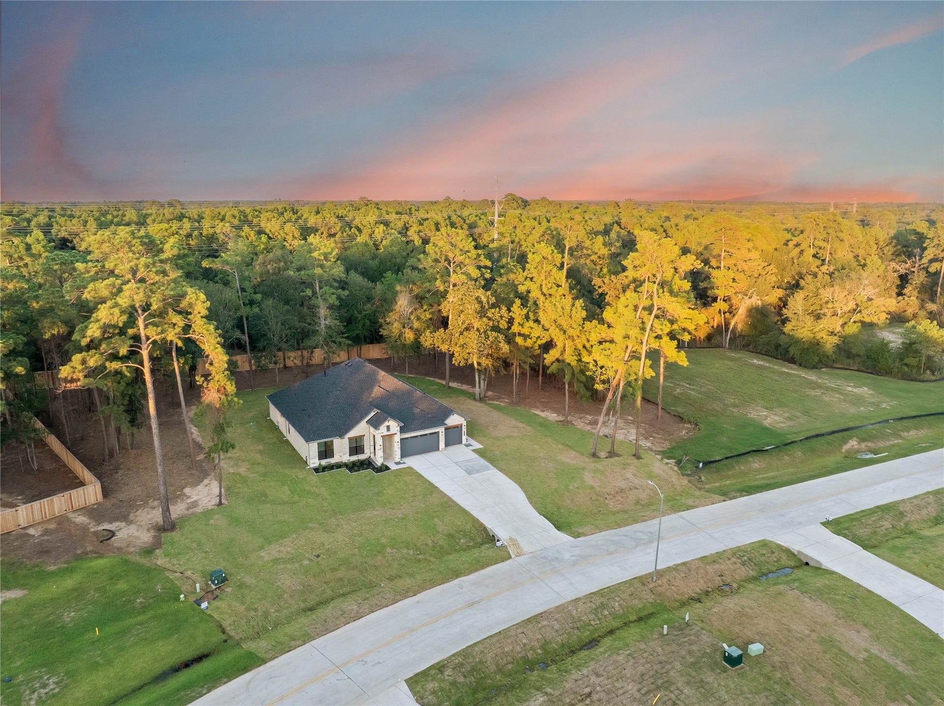 352 Louvenia Court, Pinehurst, TX 77362 352 Louvenia Court, Pinehurst, TX 77362