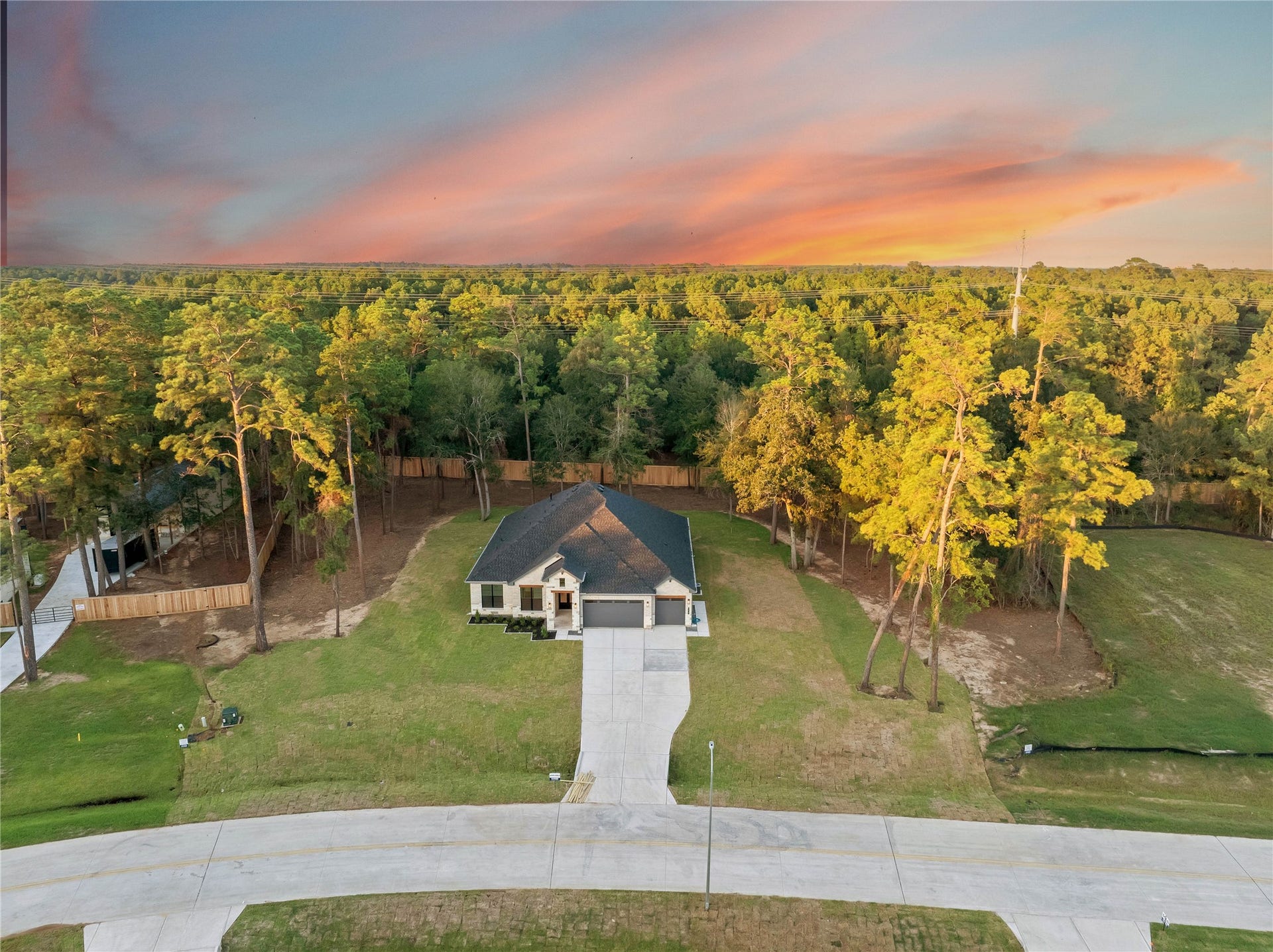 352 Louvenia Court, Pinehurst, TX 77362 352 Louvenia Court, Pinehurst, TX 77362