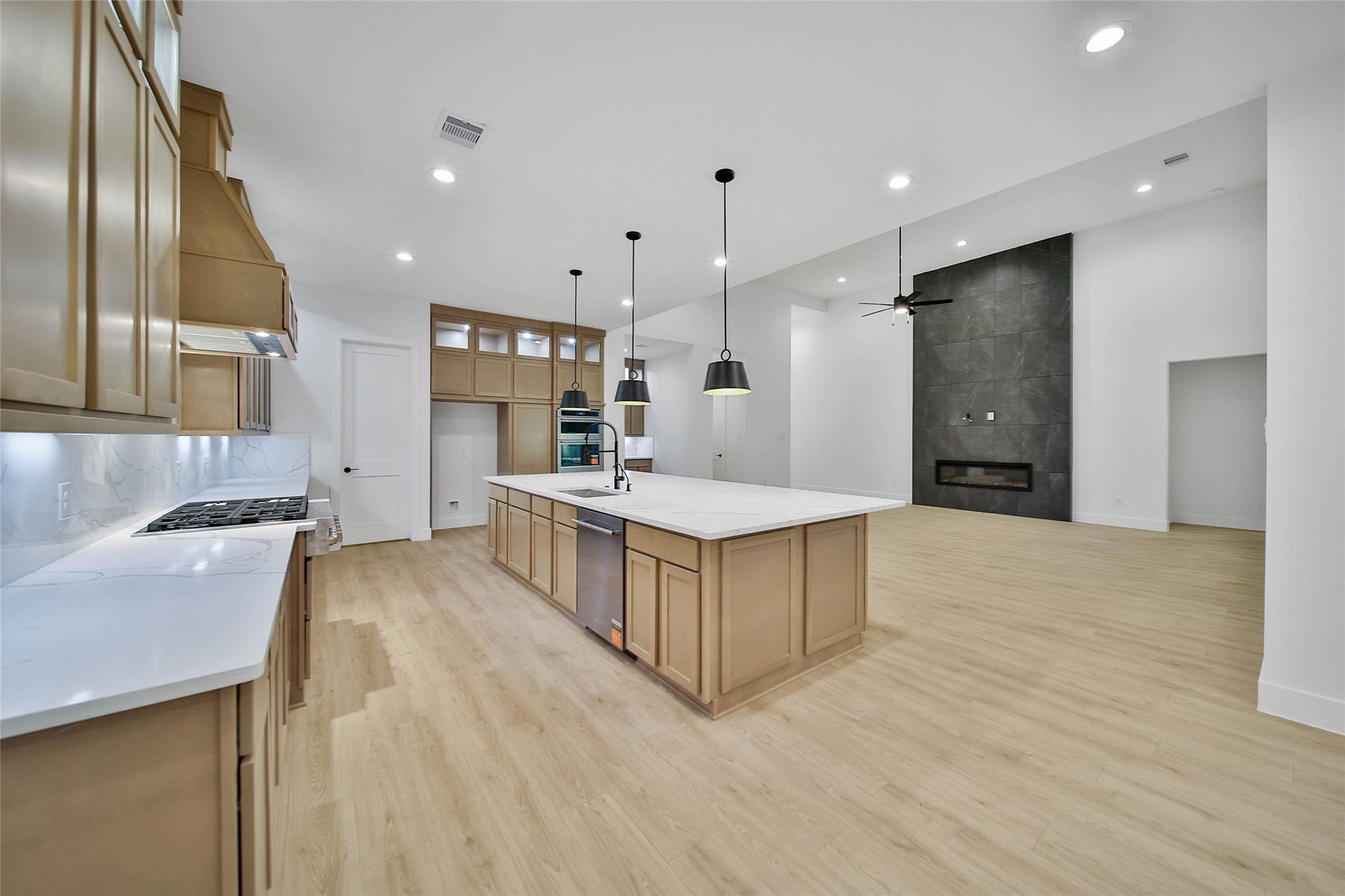 352 Louvenia Court, Pinehurst, TX 77362 352 Louvenia Court, Pinehurst, TX 77362