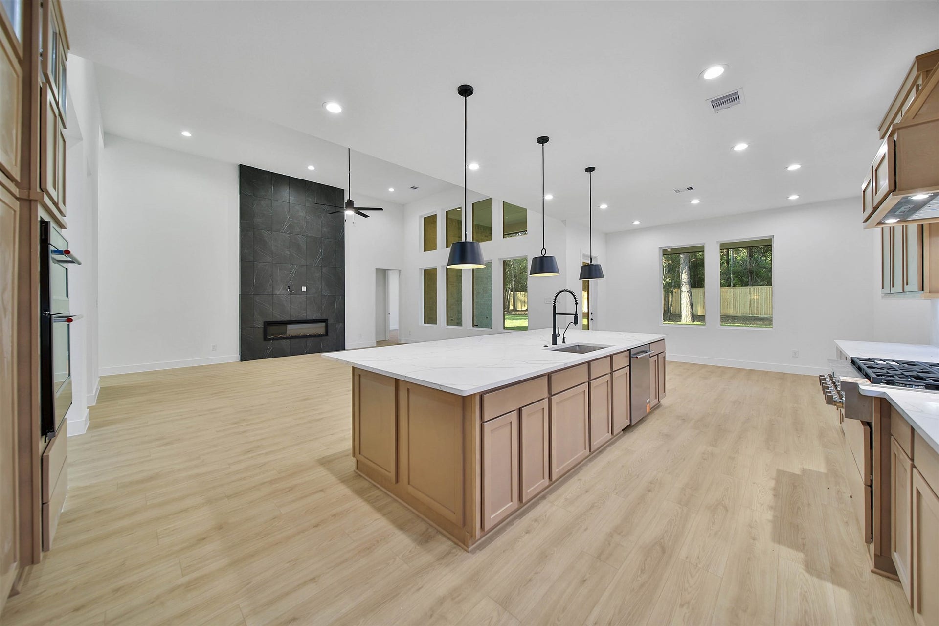 352 Louvenia Court, Pinehurst, TX 77362 352 Louvenia Court, Pinehurst, TX 77362