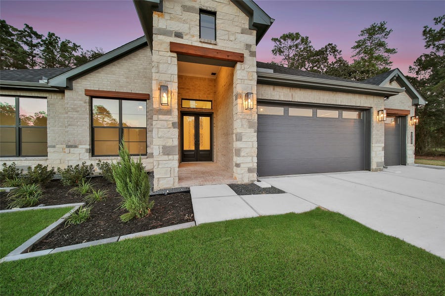 Property photo for 352 Louvenia Court, Pinehurst, TX
