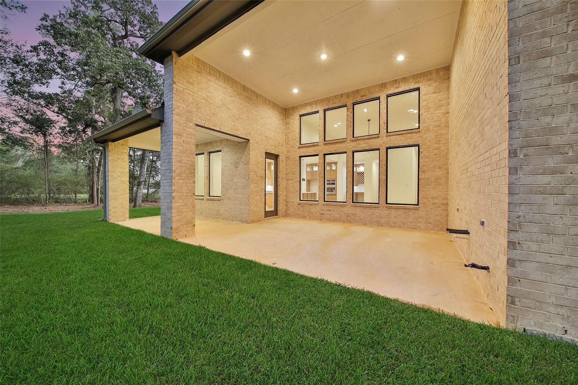 352 Louvenia Court, Pinehurst, TX 77362 352 Louvenia Court, Pinehurst, TX 77362
