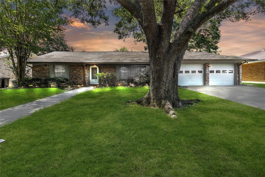 Property photo for 2207 Mockingbird Lane, Baytown, TX