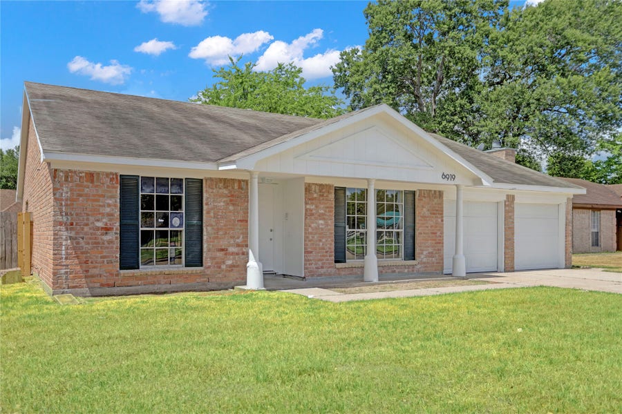 Property photo for 6919 Silver Star Drive, Houston, TX