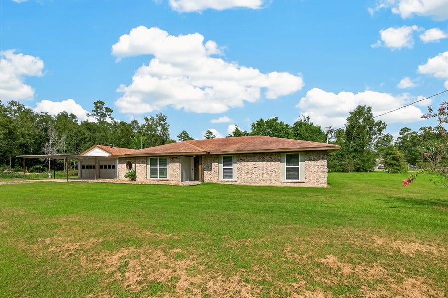 Property photo for 17135 Spindle Oaks Drive, Conroe, TX