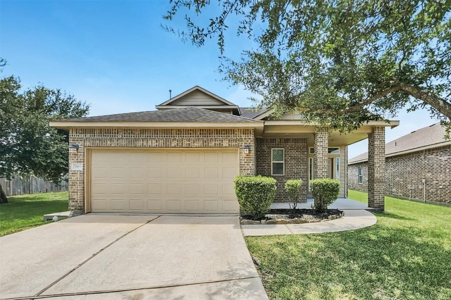 Property photo for 2201 Jefferson Crossing Drive, Conroe, TX