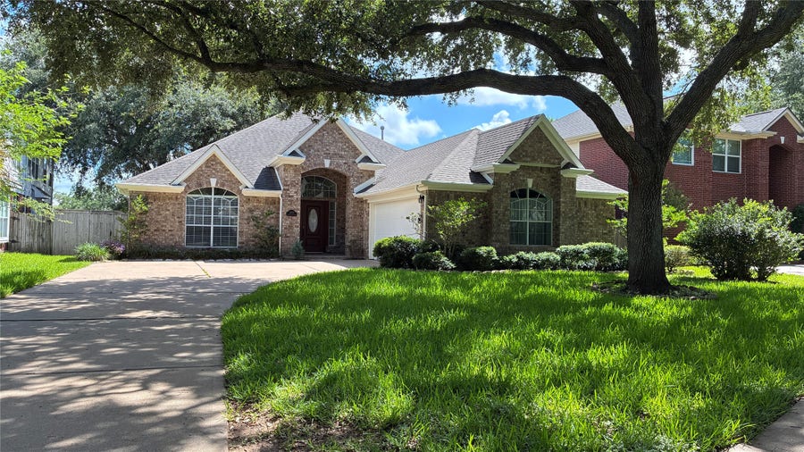 Property photo for 2203 Summer Bay Court, Sugar Land, TX
