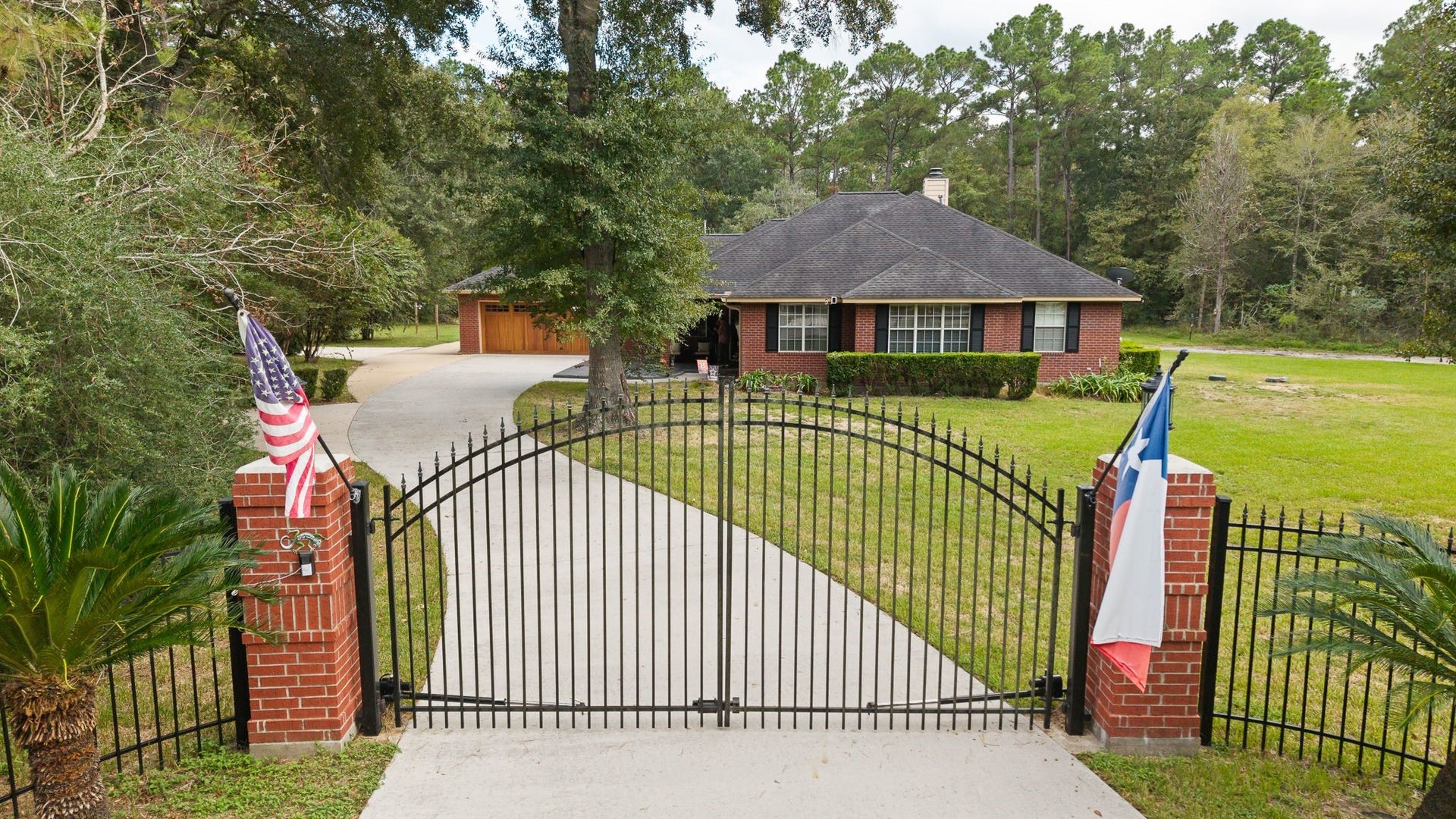 1702 Country Creek Court, Magnolia, TX 77354 1702 Country Creek Court, Magnolia, TX 77354