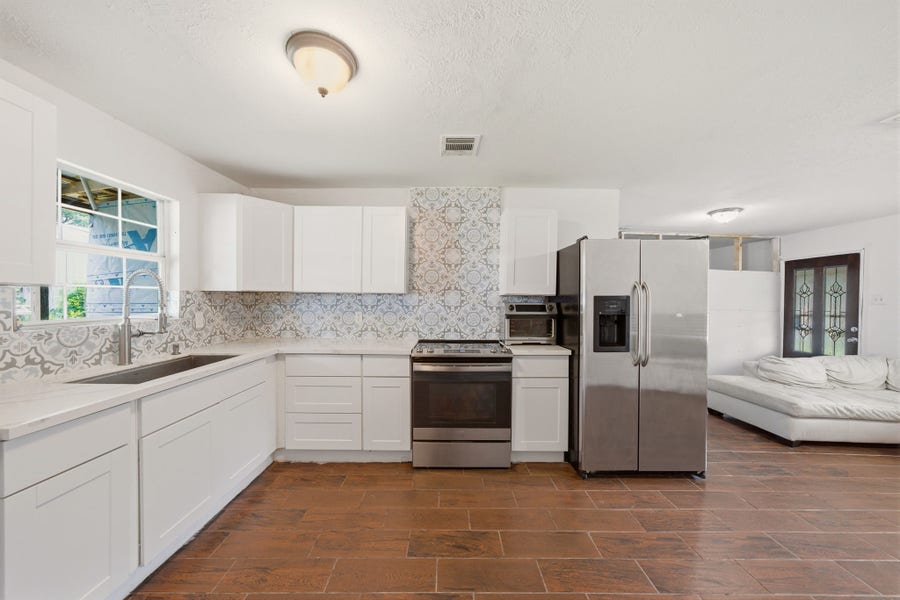 Property photo for 7511 Arnim Street, Houston, TX