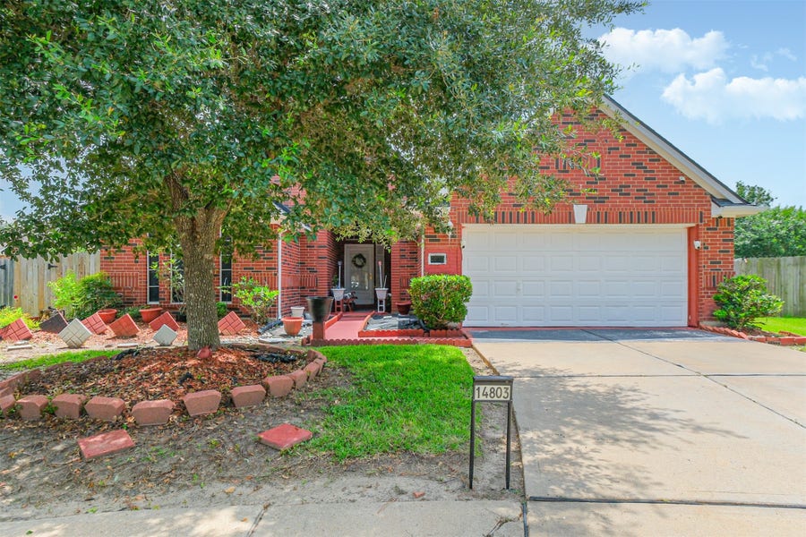 Property photo for 14803 Hemlock Bridge Court, Sugar Land, TX