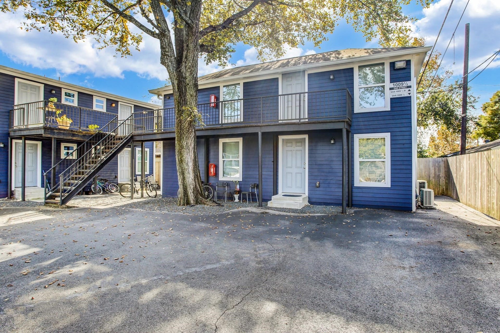 Welcome to 1009 Enit St, Unit B!