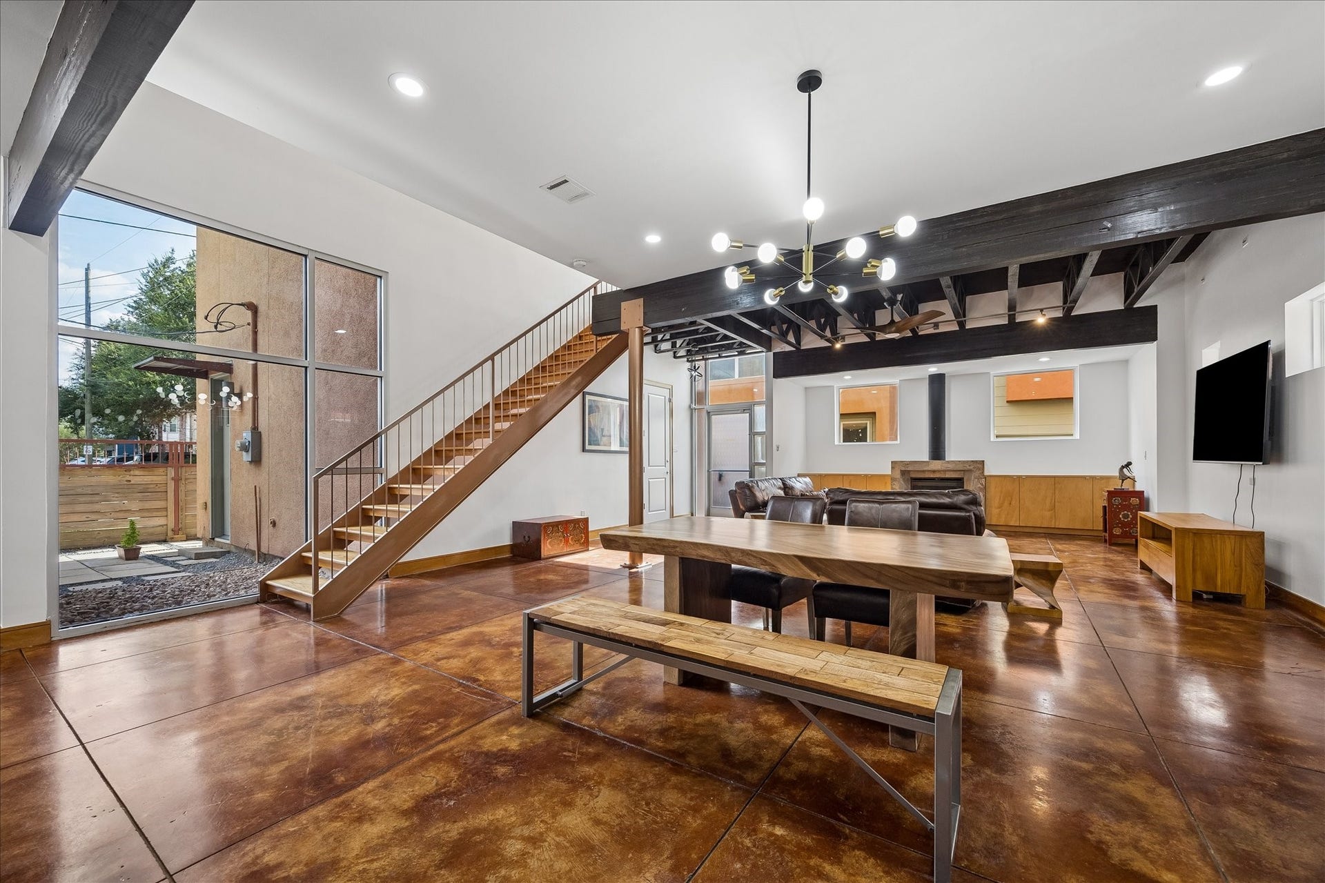 1711 W 13th Street, Houston, TX 77008 You're invited to come see something refreshingly different. This distinctive warehouse inspired home pairs bold architectural character with an open, easy living floor plan, 3 spacious bedrooms each private ensuites, private outdoor spaces and a 2-car attached garage, all wrapped in a style that refuses to blend in.