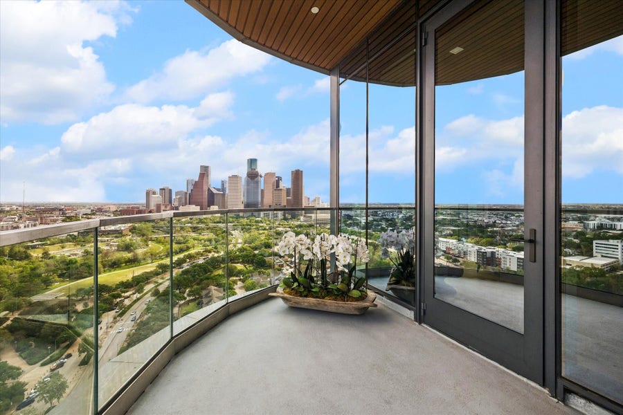 Property photo for 1711 Allen Parkway, #2106, Houston, TX