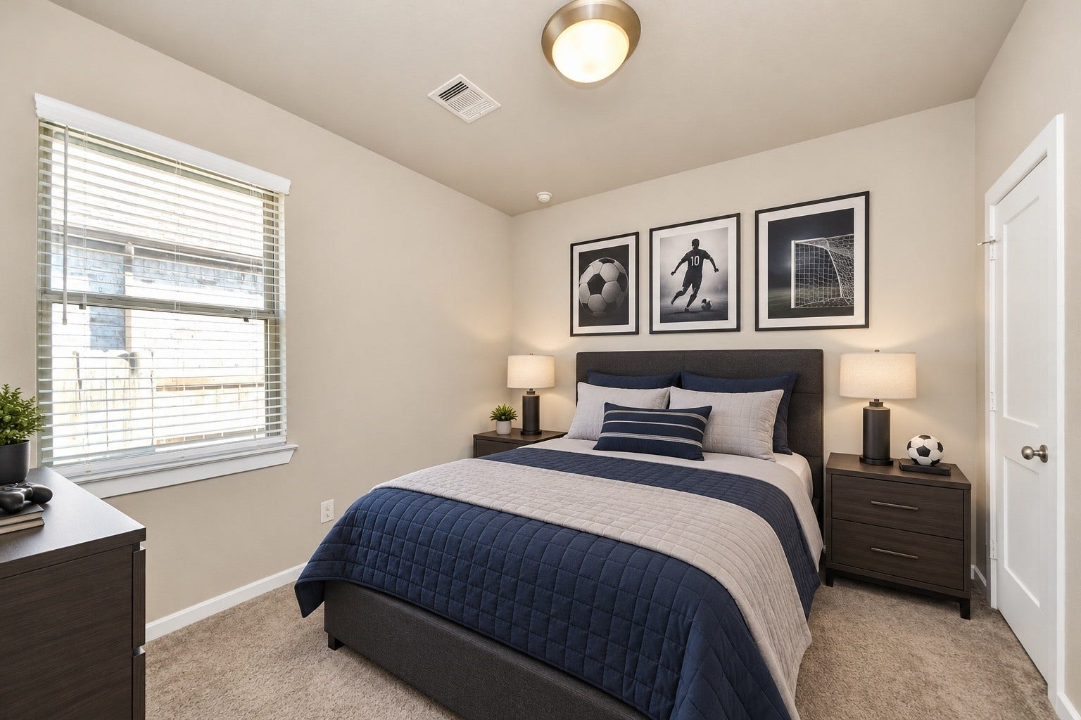 6110 Dovetail Cliff Court, Katy, TX 77493 Comfortable secondary bedroom featuring neutral finishes, plush carpeting, and natural light.