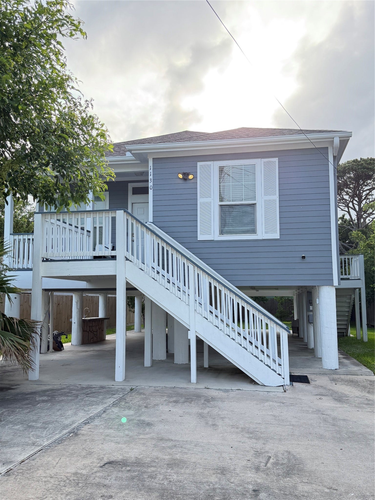 1130 10th Street, Dickinson, TX 77539 1130 10th Street, Dickinson, TX 77539