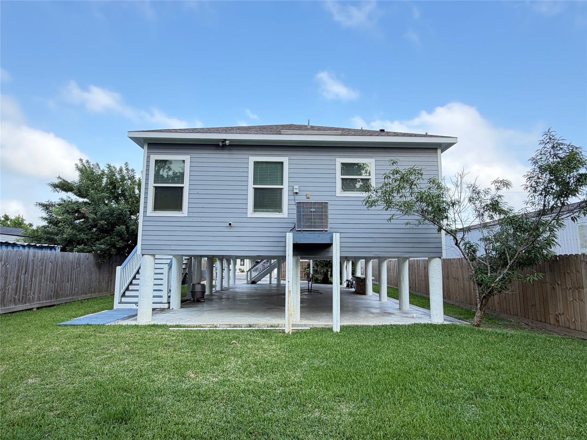 1130 10th Street, Dickinson, TX 77539 1130 10th Street, Dickinson, TX 77539