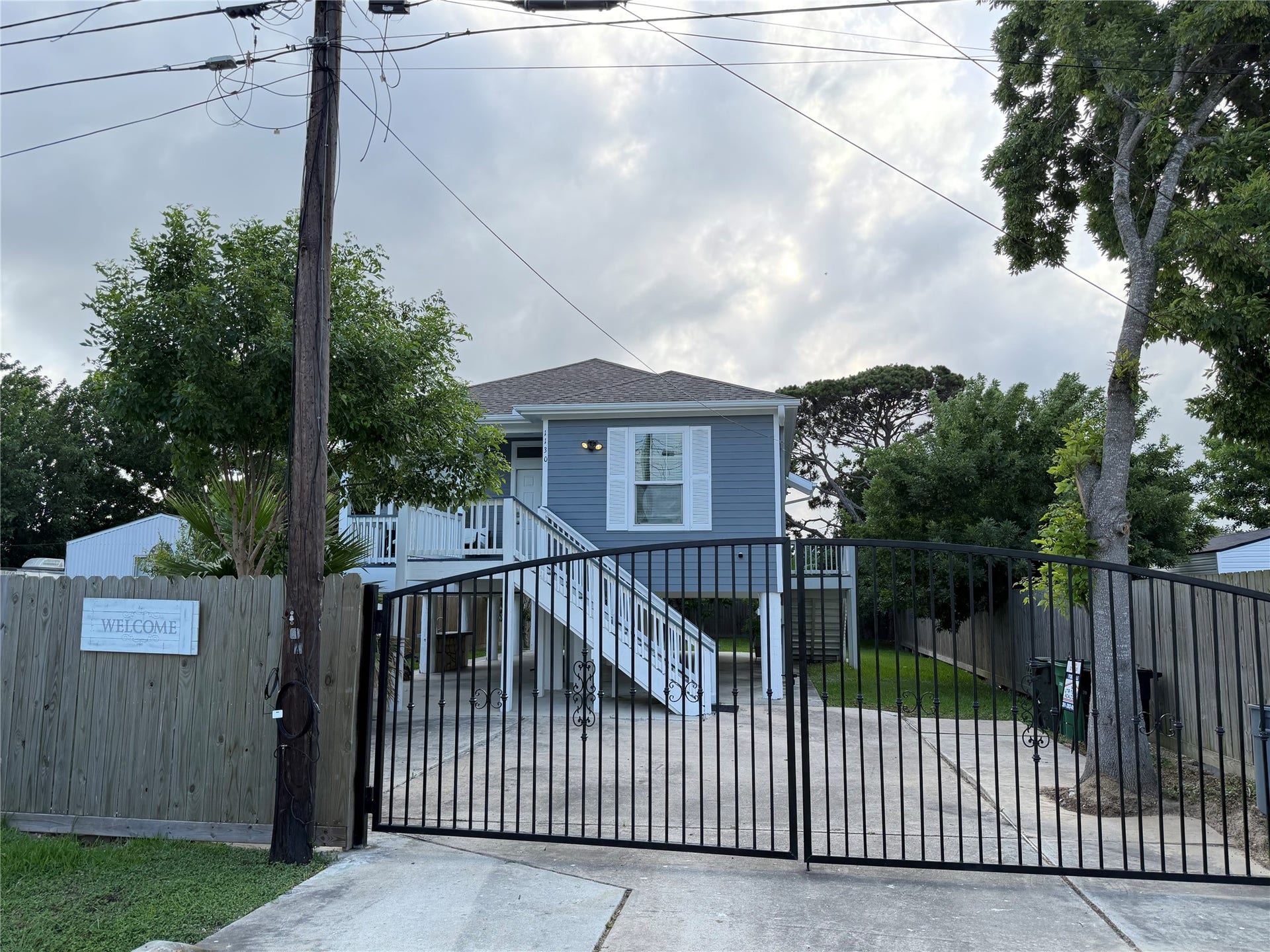 1130 10th Street, Dickinson, TX 77539 1130 10th Street, Dickinson, TX 77539