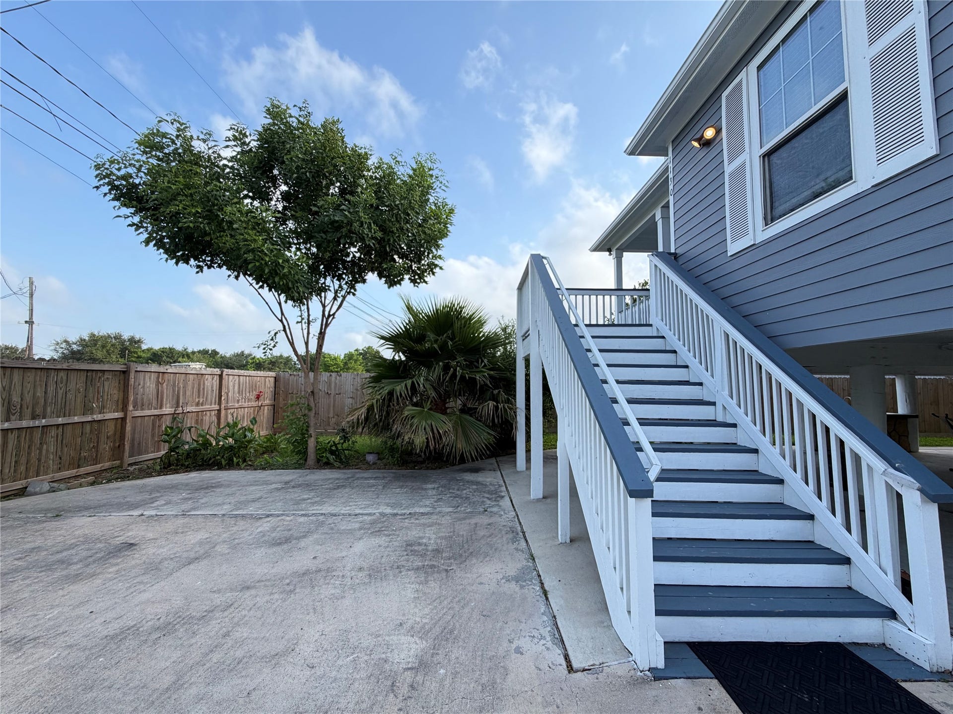 1130 10th Street, Dickinson, TX 77539 1130 10th Street, Dickinson, TX 77539