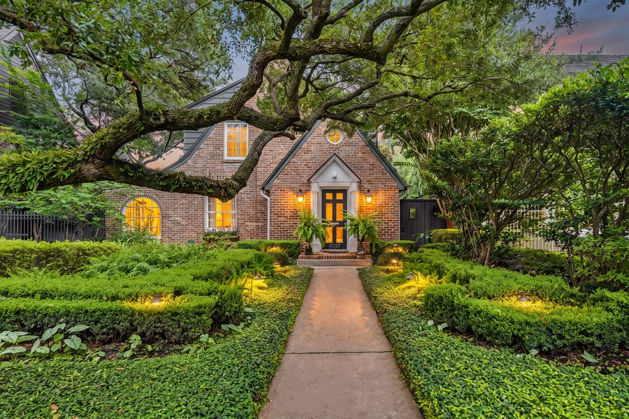 Property photo for 3013 Avalon Place, Houston, TX