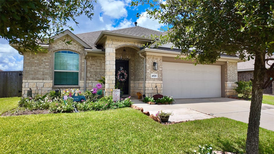 Property photo for 4928 Twin Summit Drive, Rosenberg, TX