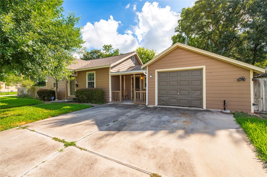 Property photo for 322 N Logan Street, Texas City, TX