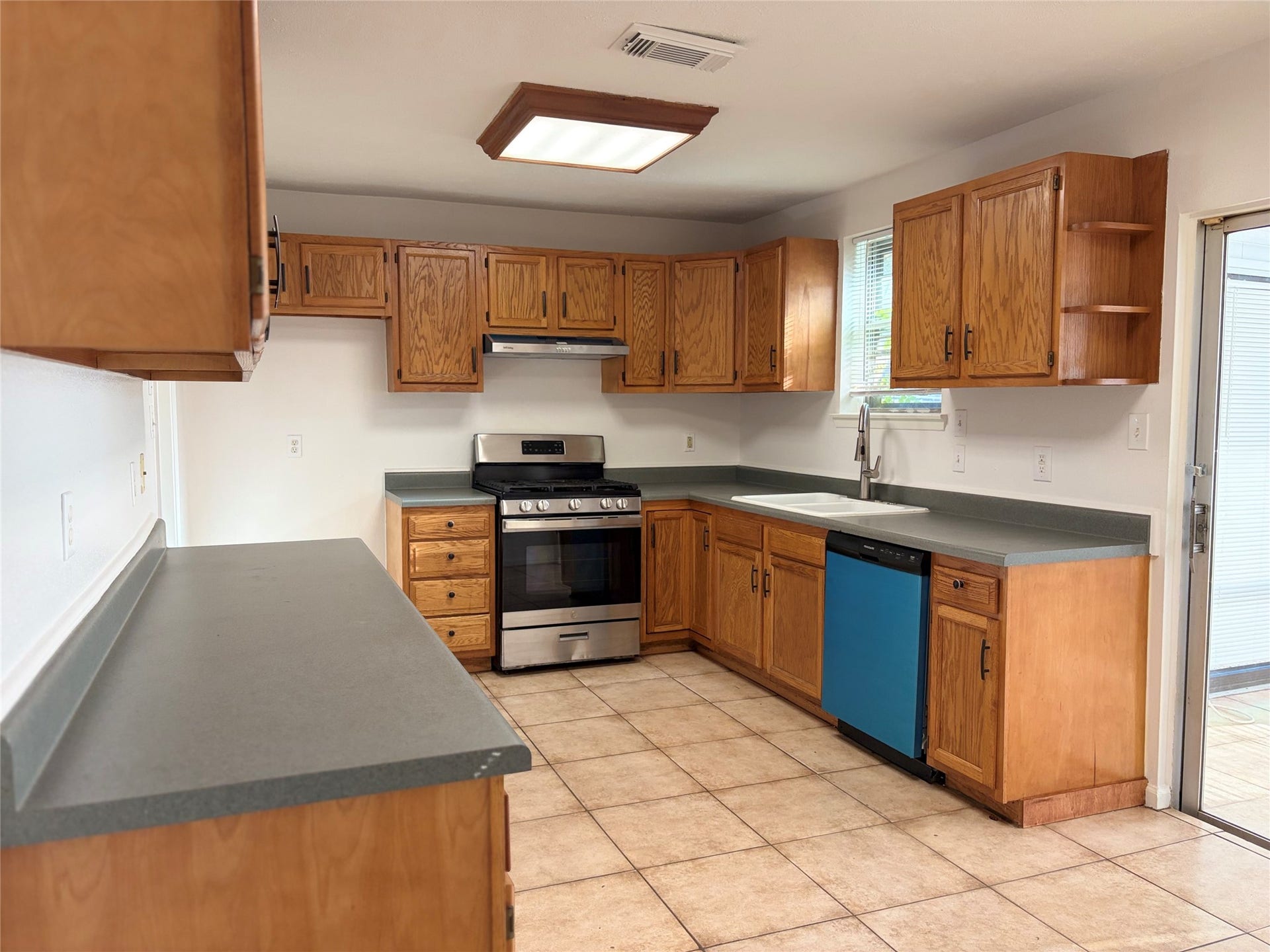 826 Deerpass Drive, Channelview, TX 77530