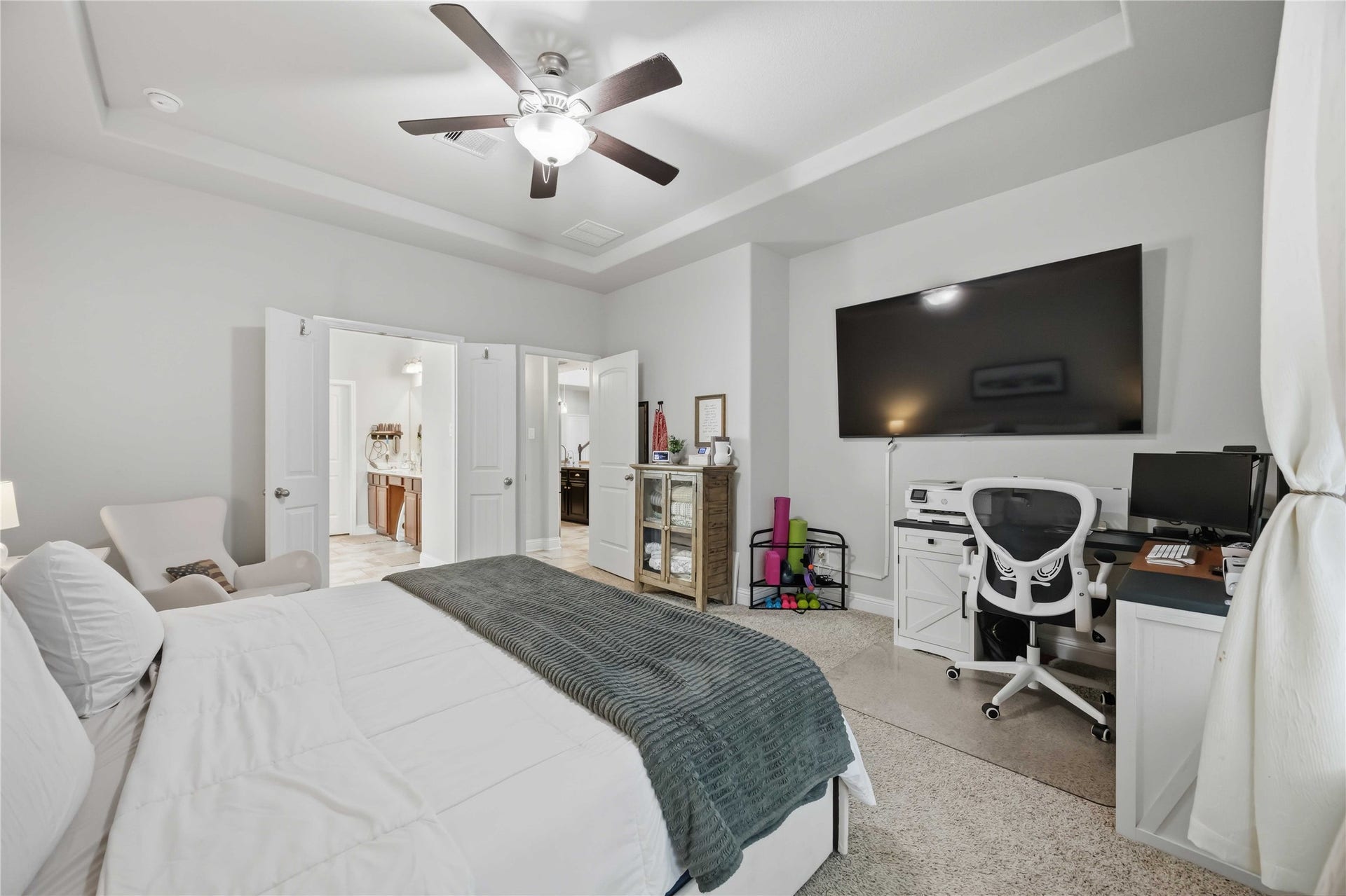 3152 Copeland Bend, Conroe, TX 77301 There's room to spread out here, whether you want a reading nook, a desk, or a cozy sitting area.