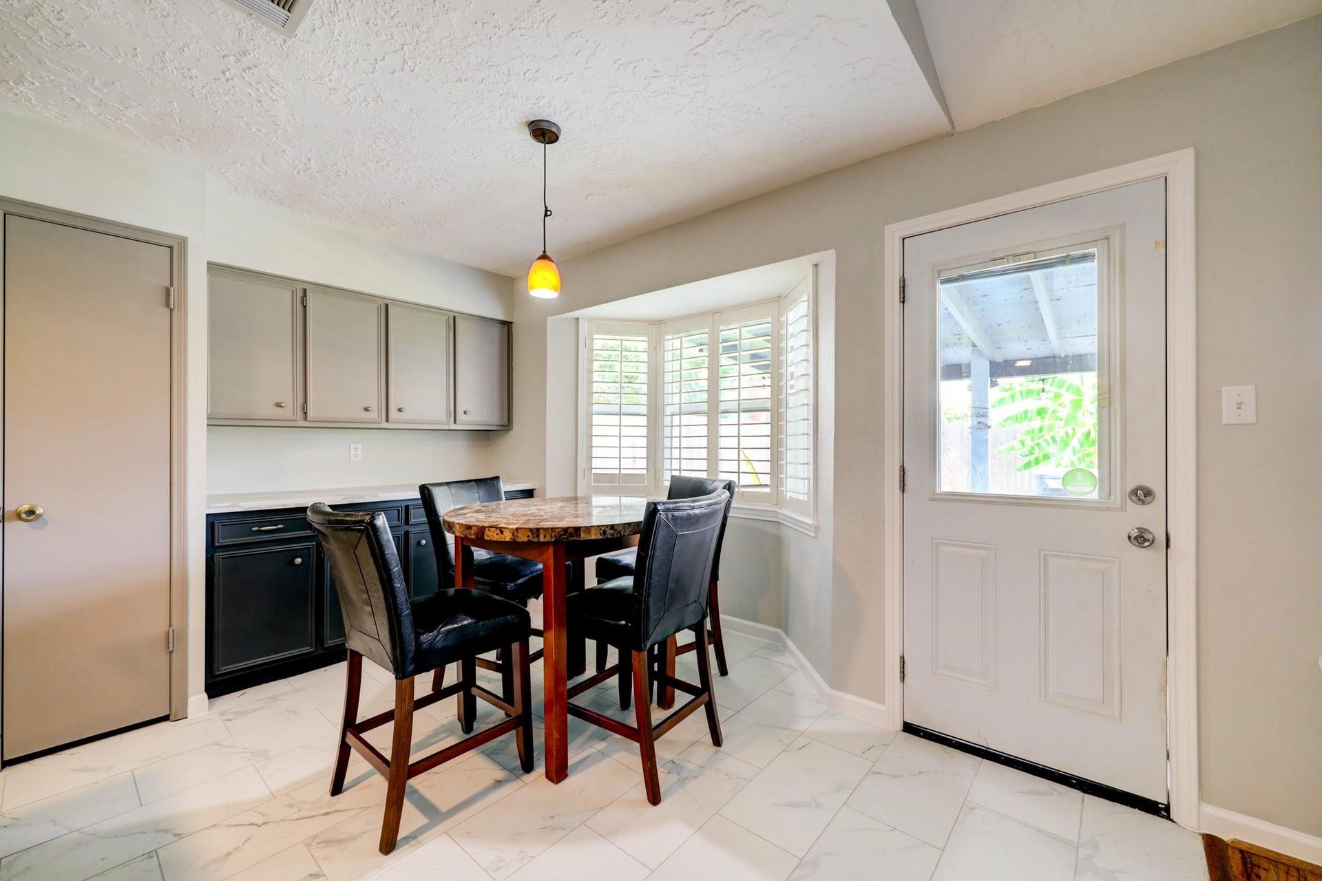 12126 Meadowhollow Drive, Stafford, TX 77477 12126 Meadowhollow Drive, Stafford, TX 77477