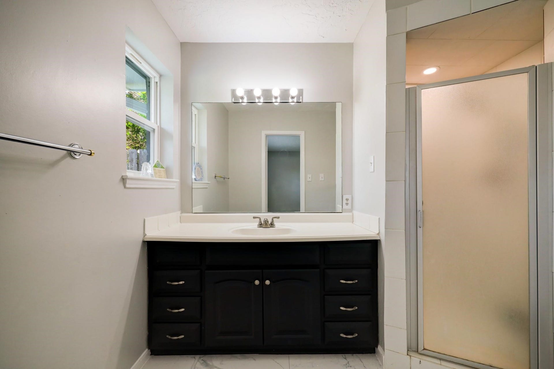 12126 Meadowhollow Drive, Stafford, TX 77477 12126 Meadowhollow Drive, Stafford, TX 77477