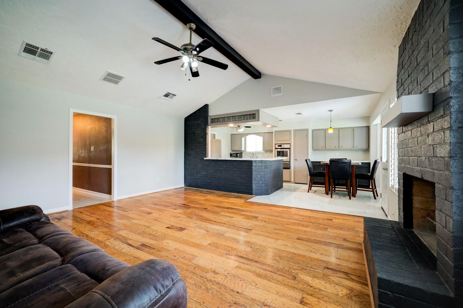 12126 Meadowhollow Drive, Stafford, TX 77477 12126 Meadowhollow Drive, Stafford, TX 77477