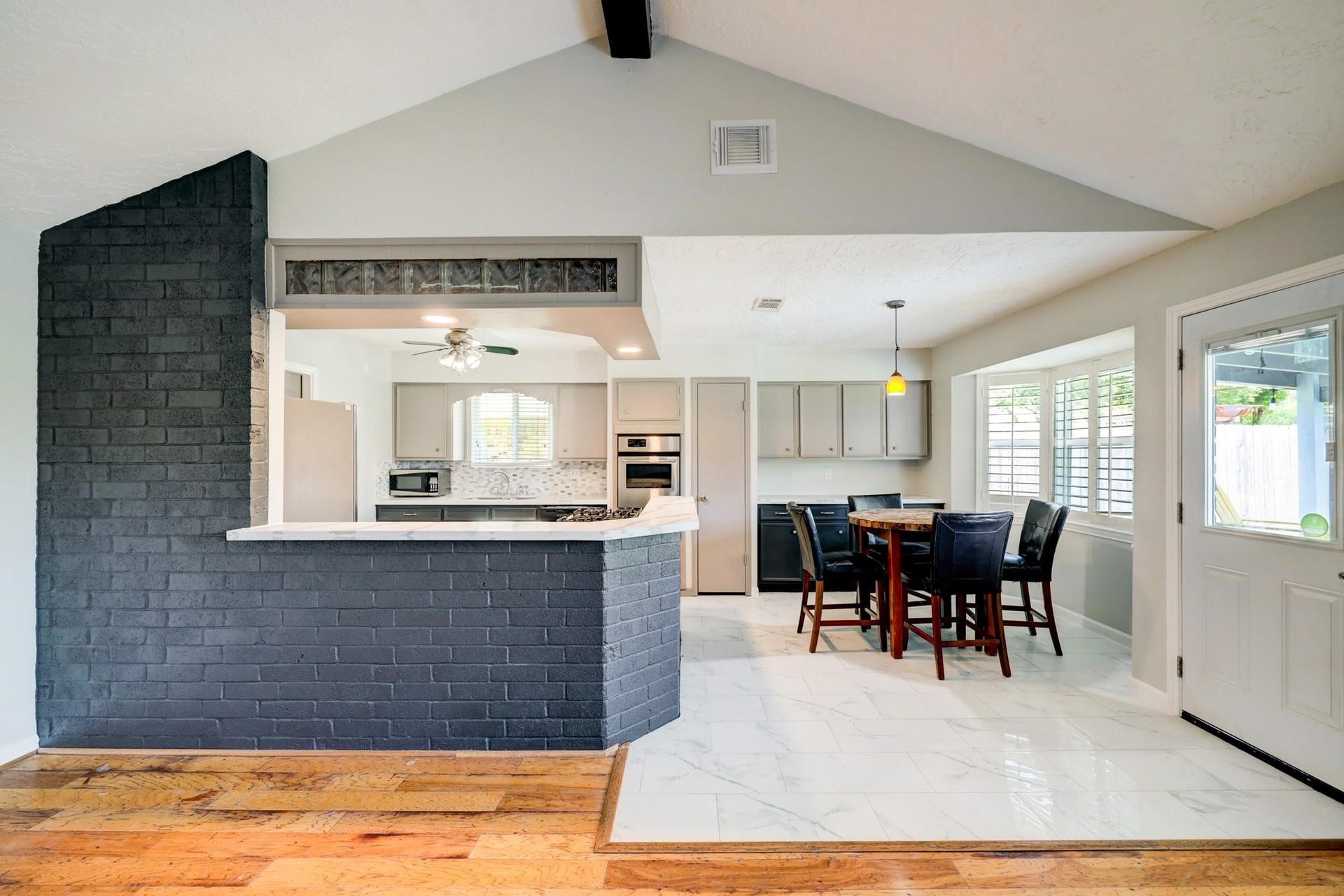 12126 Meadowhollow Drive, Stafford, TX 77477 12126 Meadowhollow Drive, Stafford, TX 77477