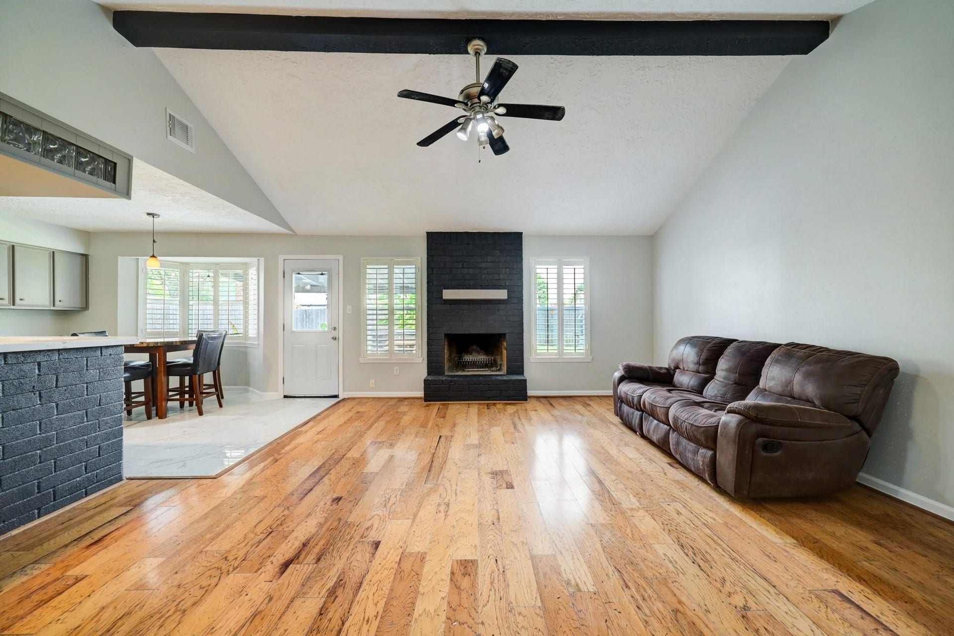 12126 Meadowhollow Drive, Stafford, TX 77477 12126 Meadowhollow Drive, Stafford, TX 77477