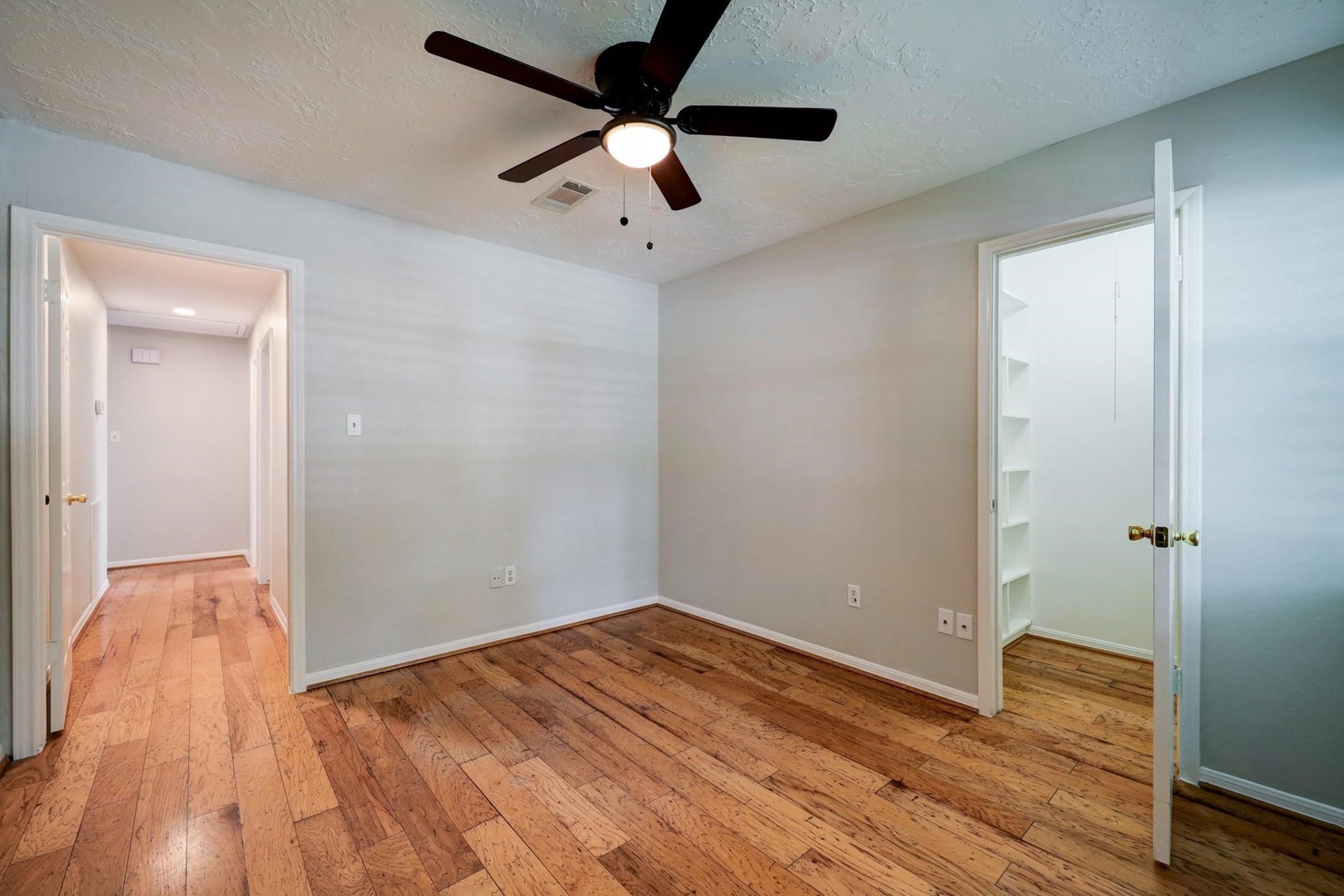 12126 Meadowhollow Drive, Stafford, TX 77477 12126 Meadowhollow Drive, Stafford, TX 77477