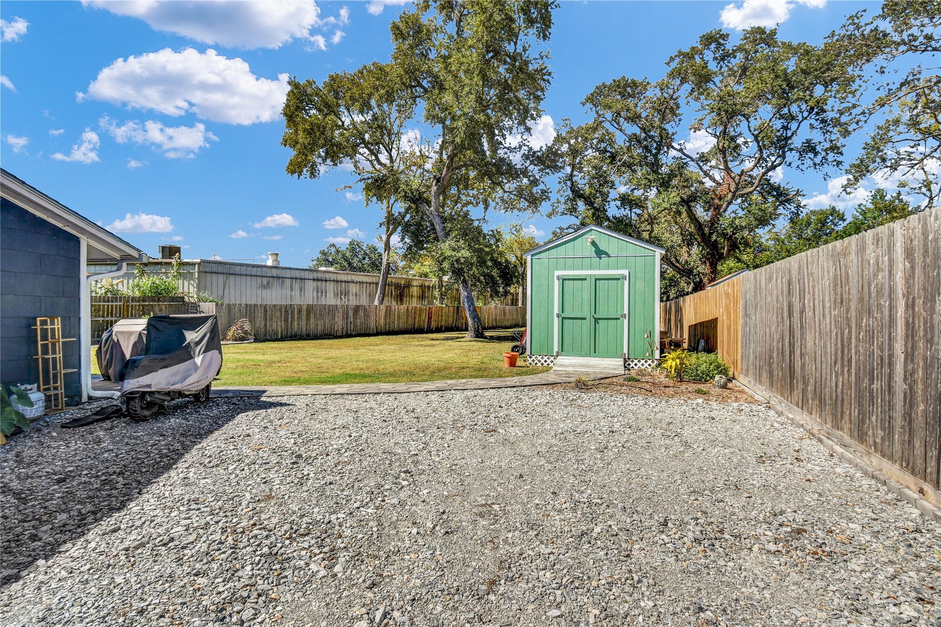 428 S Lazy Lane, Clute, TX 77531 428 S Lazy Lane, Clute, TX 77531