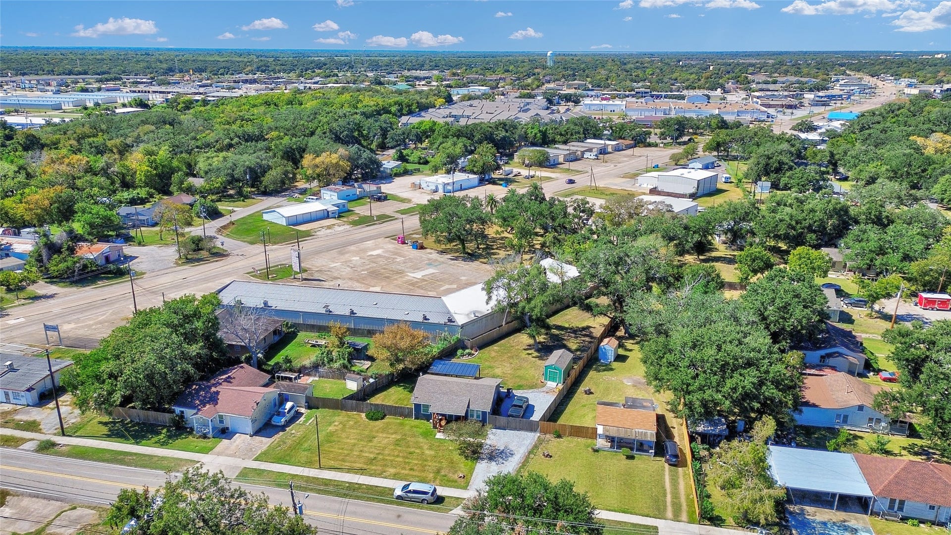 428 S Lazy Lane, Clute, TX 77531 428 S Lazy Lane, Clute, TX 77531