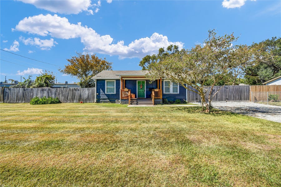 Property photo for 428 S Lazy Lane, Clute, TX