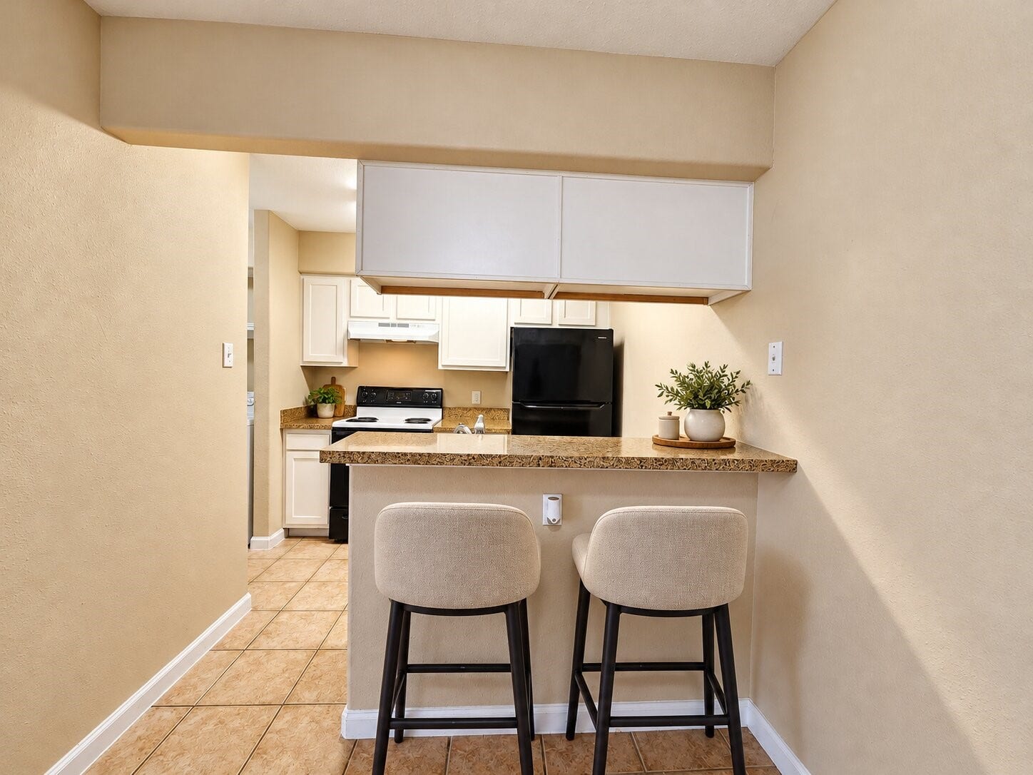 17401 Red Oak Drive, #100, Houston, TX 77090 *VIRTUALLY STAGED*
