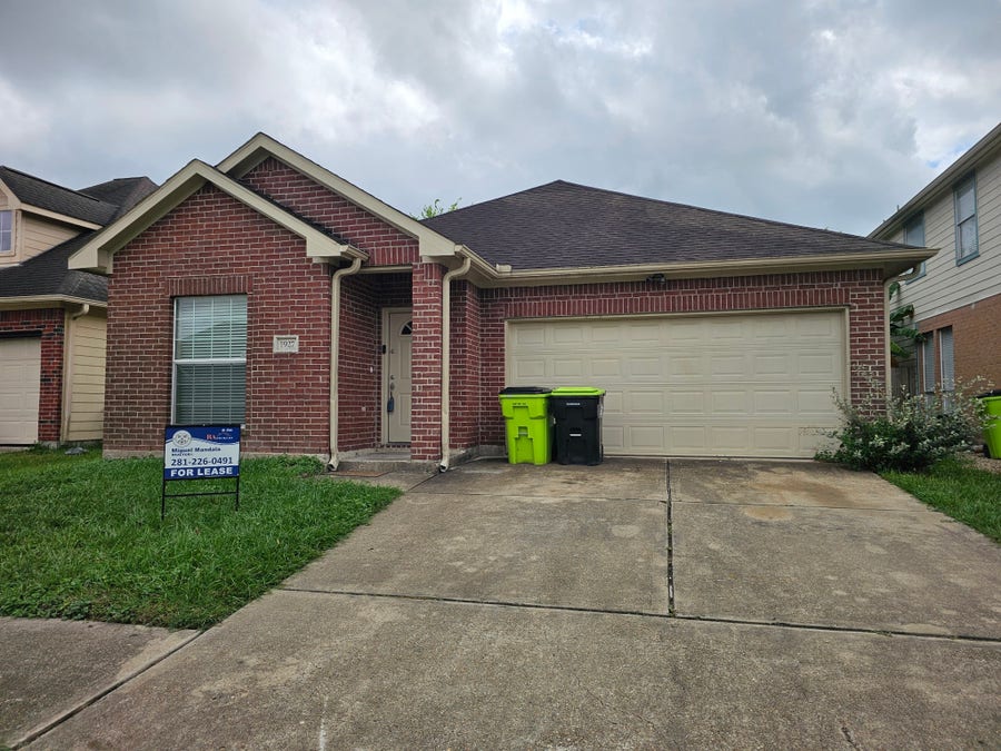 Property photo for 1927 Wood Trails Court, Missouri City, TX