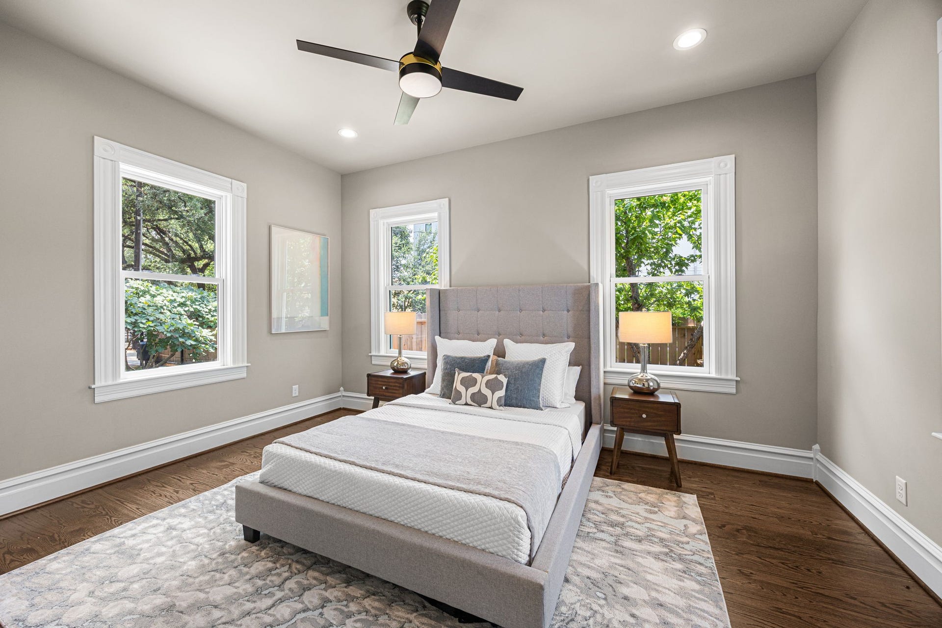 1521 Ovid Street, Houston, TX 77007 1st floor bedroom. Accents that are hard to appreciate in pictures but present in this home include true wood trim throughout, oak hardwoods, double pane Jeld-Wen windows.