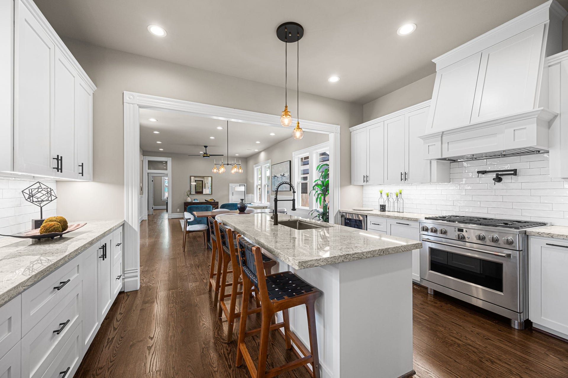 1521 Ovid Street, Houston, TX 77007 Welcome home! Reach out today to schedule a private showing of this new construction custom home.