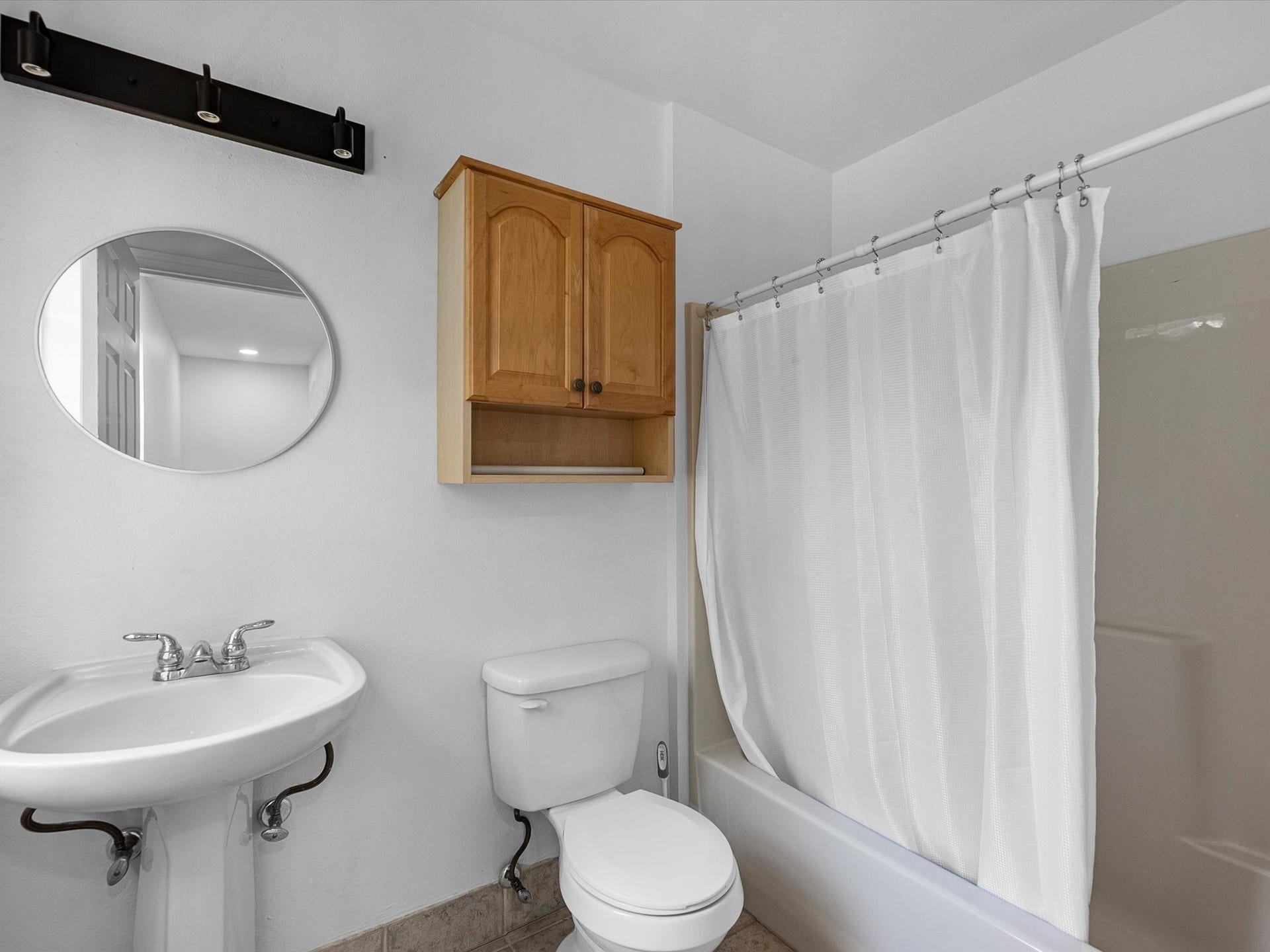 3210 Elmridge Street, Houston, TX 77025 3210 Elmridge Street, Houston, TX 77025